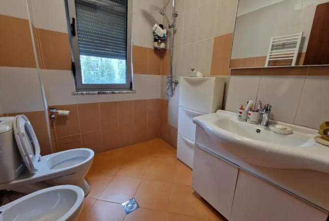 Shtepi me qera Apartament ne Tirane, 1+1, Mobilimi E mobiluar, Pagesa 550  Euro.
