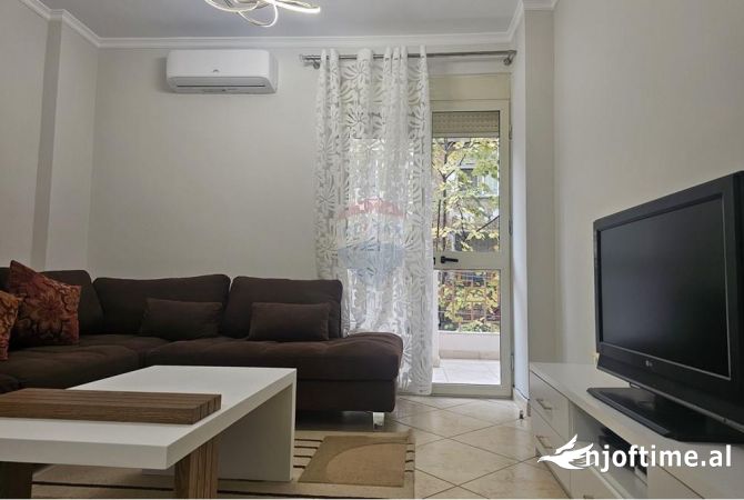 Shtepi me qera Apartament ne Tirane, 2+1, Mobilimi E mobiluar, Pagesa 800  Euro.