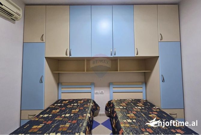 Shtepi me qera Apartament ne Tirane, 2+1, Mobilimi E mobiluar, Pagesa 800  Euro.