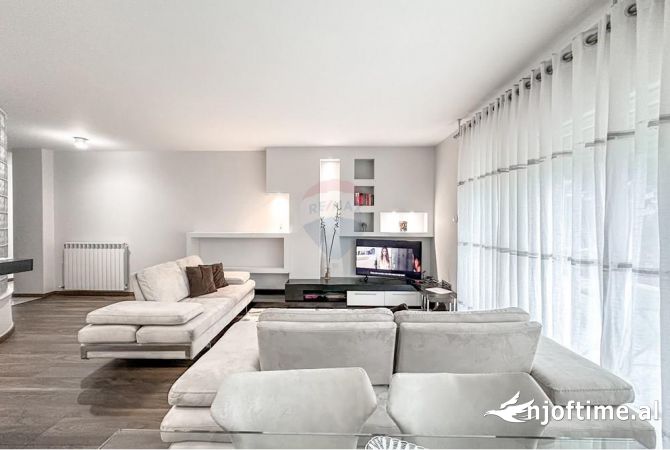 Shtepi me qera 2+1 ne Tirane - 950 Euro