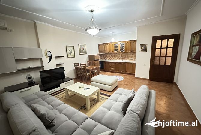 Shtepi me qera 2+1 ne Tirane - 550 Euro