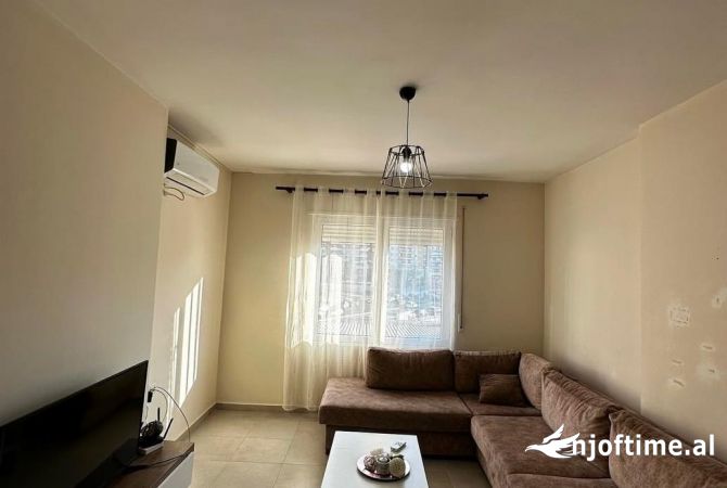 Shtepi me qera 1+1 ne Tirane - 450 Euro