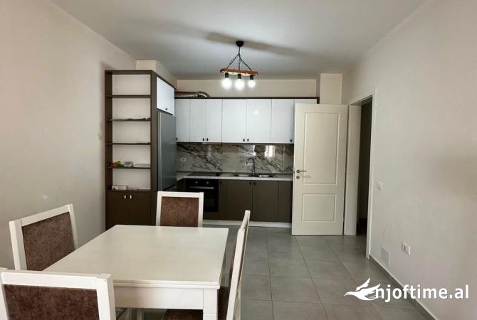 Shtepi me qera 1+1 ne Tirane - 450 Euro