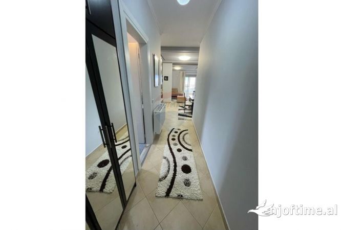 Shtepi me qera Apartament ne Tirane, 2+1, Mobilimi E mobiluar, Pagesa 680  Euro.