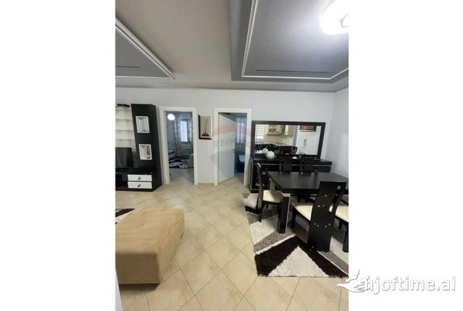 Shtepi me qera 2+1 ne Tirane - 680 Euro