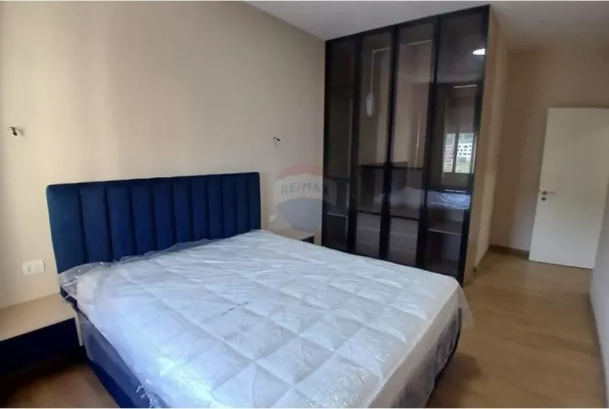 Shtepi me qera Apartament ne Tirane, 2+1, Mobilimi E mobiluar, Pagesa 700  Euro.