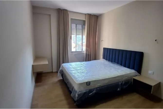 Shtepi me qera Apartament ne Tirane, 2+1, Mobilimi E mobiluar, Pagesa 700  Euro.