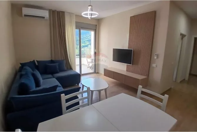 Shtepi me qera 2+1 ne Tirane - 700 Euro