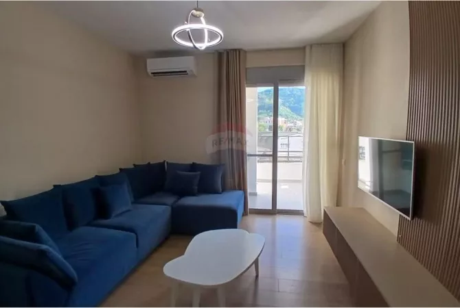 Shtepi me qera 2+1 ne Tirane - 700 Euro