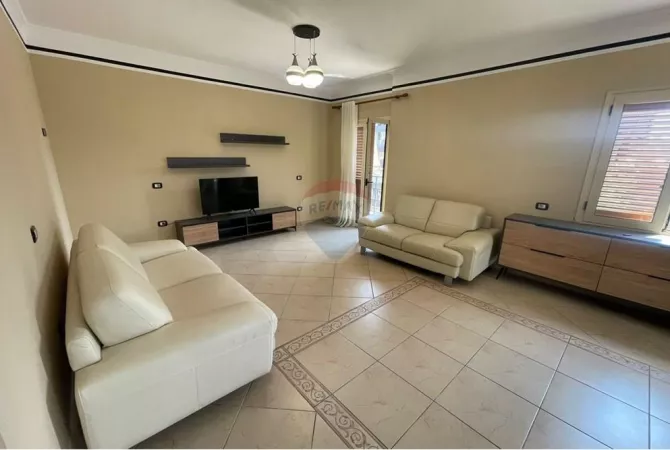 Shtepi me qera 2+1 ne Tirane - 700 Euro