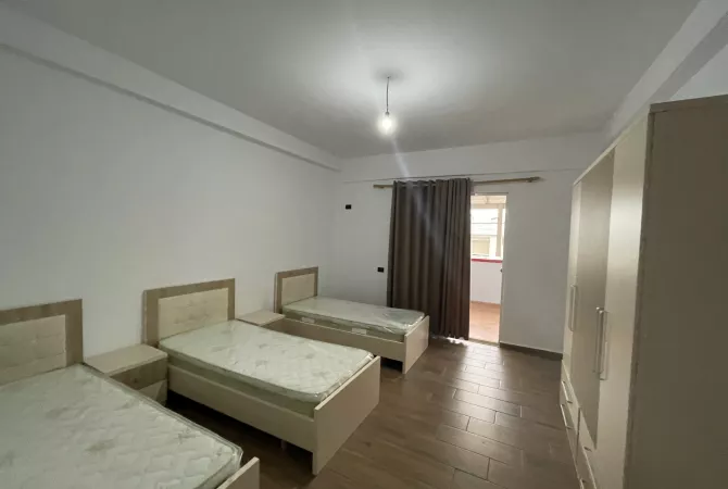 Shtepi me qera Apartament ne Tirane, 2+1, Mobilimi E mobiluar, Pagesa 450  Euro.