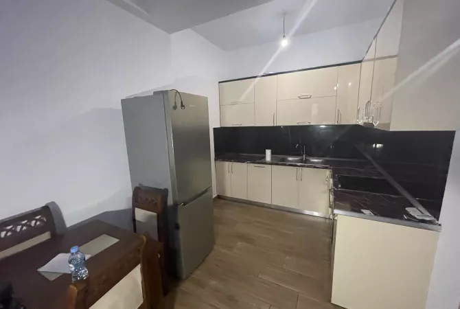 Shtepi me qera 2+1 ne Tirane - 450 Euro
