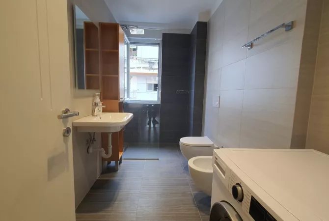 Shtepi me qera Apartament ne Tirane, 1+1, Mobilimi E mobiluar, Pagesa 750  Euro.