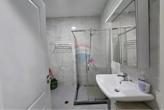 Shtepi ne shitje Apartament ne Tirane, 2+1, Mobilimi E mobiluar, Pagesa 115,000  Euro.
