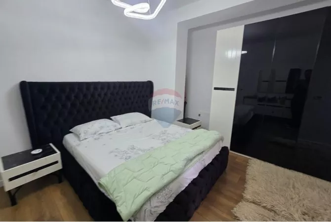 Shtepi ne shitje Apartament ne Tirane, 2+1, Mobilimi Pjeserisht e mobiluar, Pagesa 155,000  Euro.