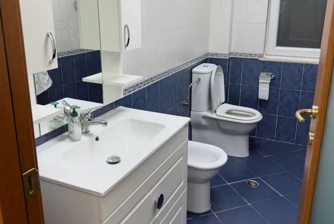 Shtepi me qera Apartament ne Tirane, 2+1, Mobilimi E mobiluar, Pagesa 850  Euro.