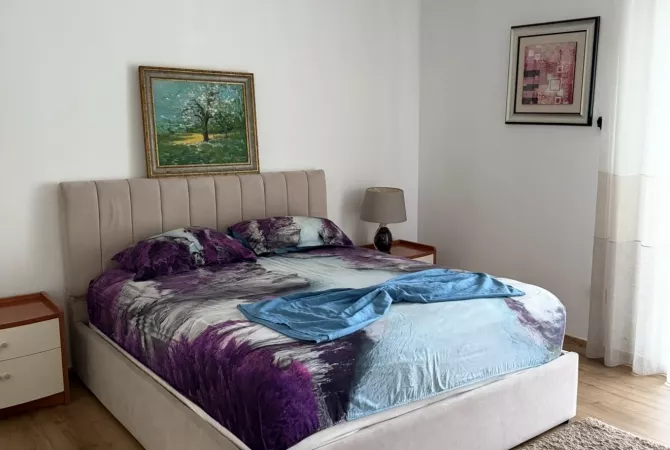 Shtepi me qera Apartament ne Tirane, 2+1, Mobilimi E mobiluar, Pagesa 850  Euro.
