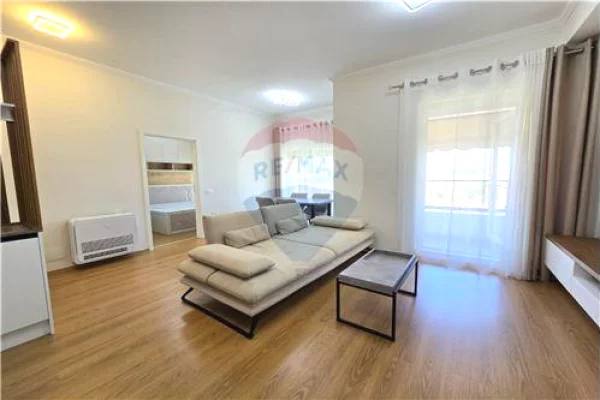 Shtepi me qera 1+1 ne Tirane - 450 Euro