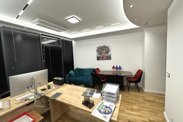 Zyre me qira ne Lake View Residence