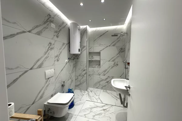 Zyre me qira ne Lake View Residence