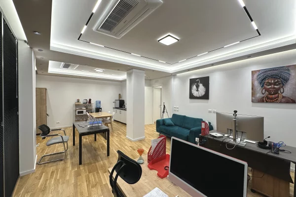 Business Property for Rent 3+1 in Tirana - 1,500 Euro
