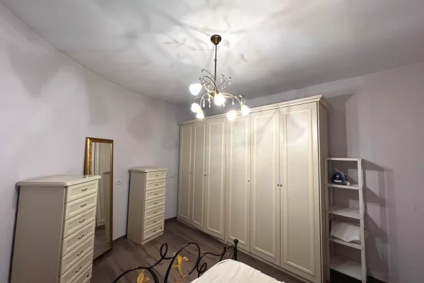 Shtepi me qera Apartament ne Tirane, 2+1, Mobilimi E mobiluar, Pagesa 60,000  Leke.