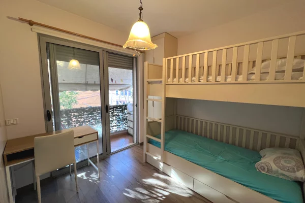 Shtepi me qera Apartament ne Tirane, 2+1, Mobilimi E mobiluar, Pagesa 60,000  Leke.