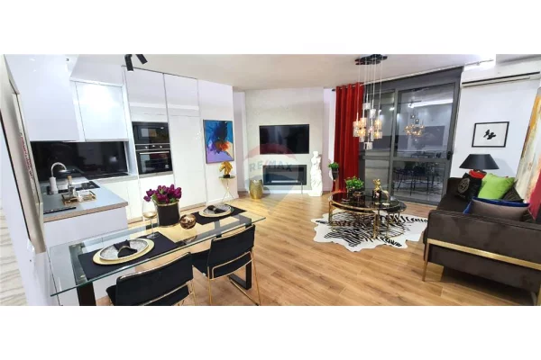 Shtepi me qera 2+1 ne Tirane - 1,000 Euro