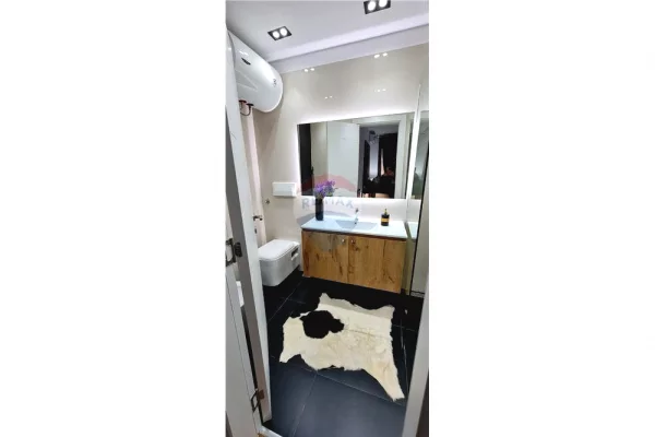 Shtepi me qera Apartament ne Tirane, 2+1, Mobilimi E mobiluar, Pagesa 1,000  Euro.