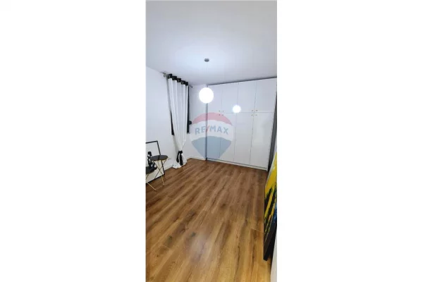 Shtepi me qera Apartament ne Tirane, 2+1, Mobilimi E mobiluar, Pagesa 1,000  Euro.