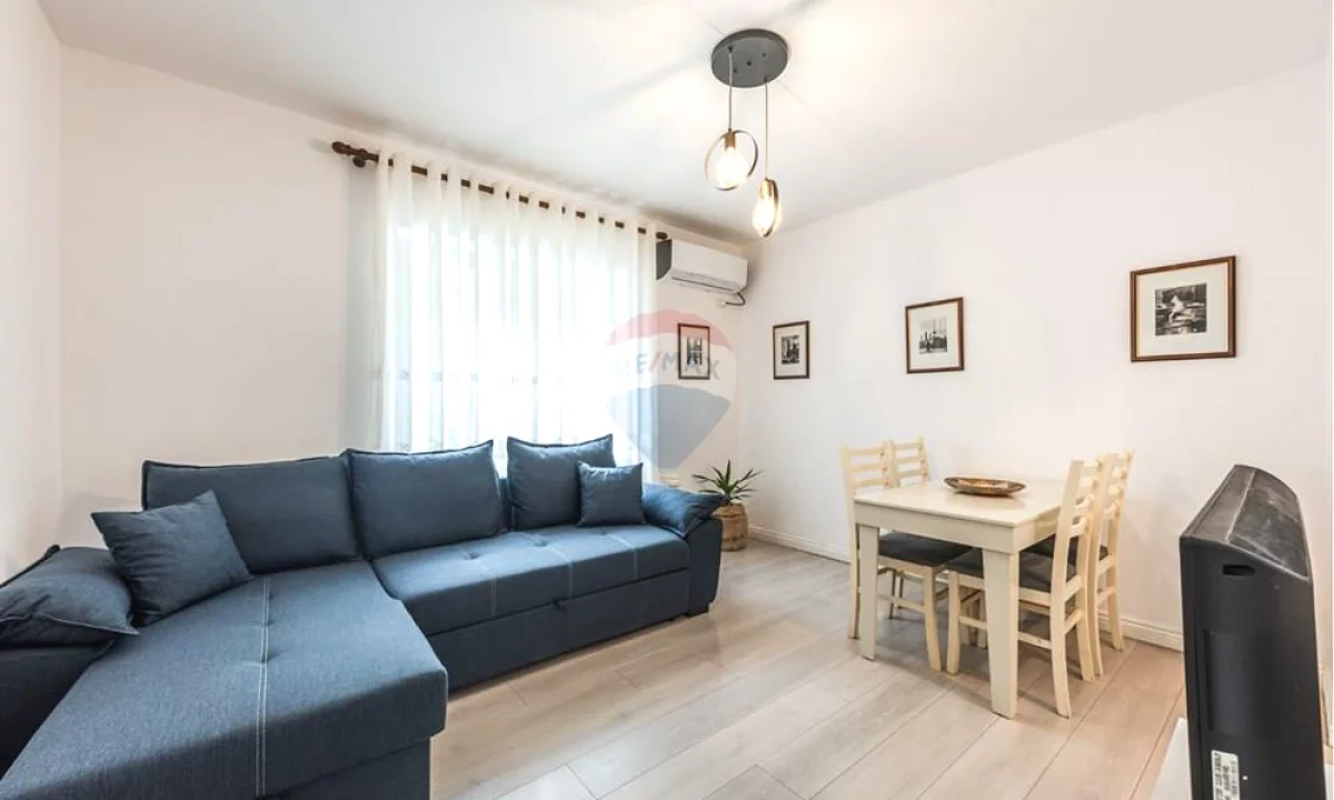 Shtepi me qera Apartament ne Tirane, 2+1, Mobilimi E mobiluar, Pagesa 700  Euro.