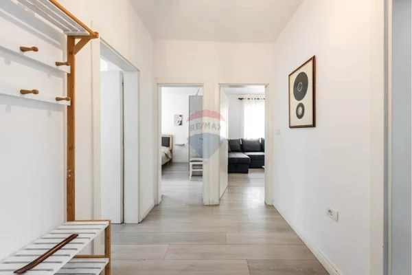 Shtepi me qera Apartament ne Tirane, 2+1, Mobilimi E mobiluar, Pagesa 700  Euro.