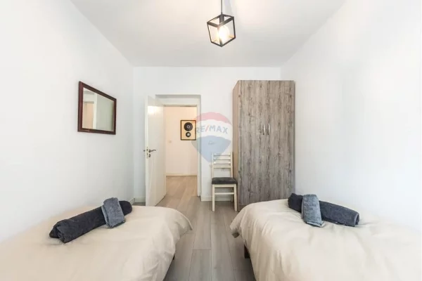 Shtepi me qera Apartament ne Tirane, 2+1, Mobilimi E mobiluar, Pagesa 700  Euro.