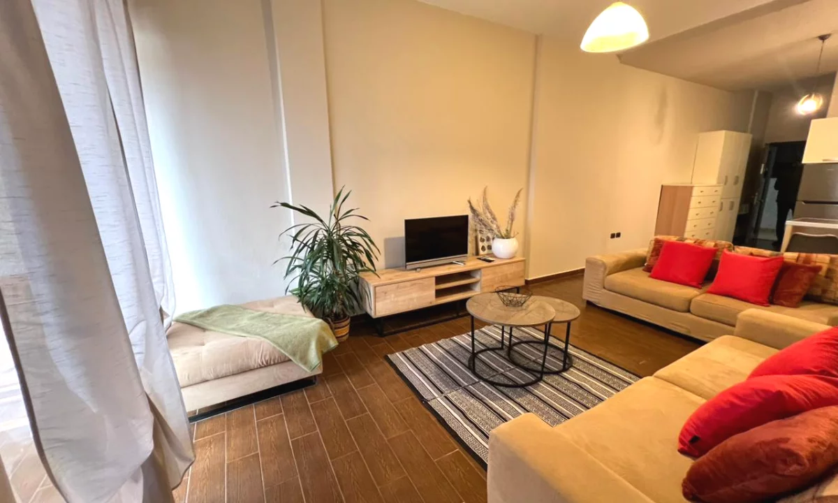 Shtepi me qera Apartament ne Tirane, 1+1, Mobilimi E mobiluar, Pagesa 600  Euro.