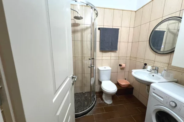 Shtepi me qera Apartament ne Tirane, 1+1, Mobilimi E mobiluar, Pagesa 600  Euro.