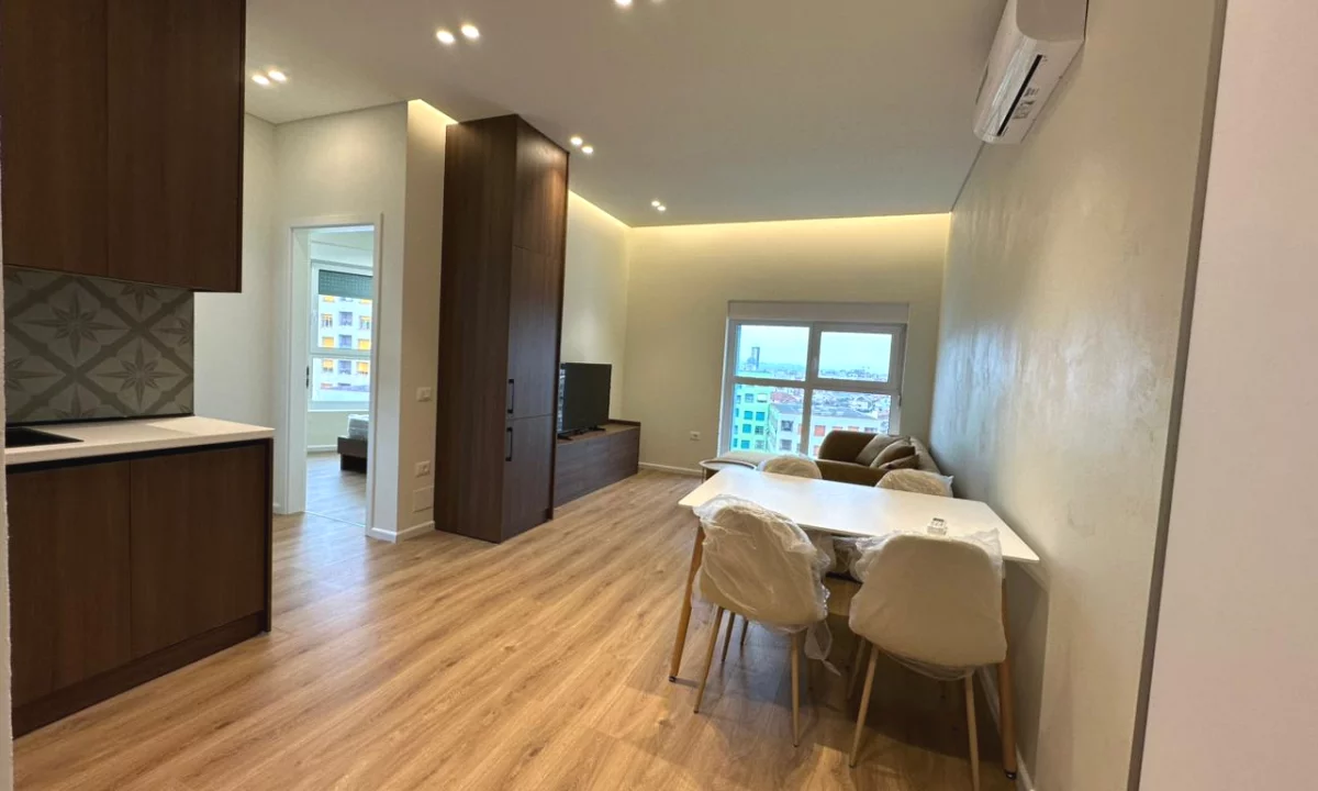 Appartamento in affitto a Tirana 1+1, Arredato