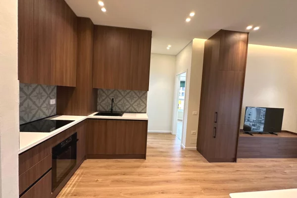 Shtepi me qera 1+1 ne Tirane - 50,000 Leke