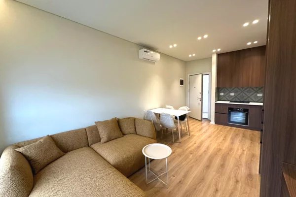 Appartamento in affitto a Tirana 1+1, Arredato