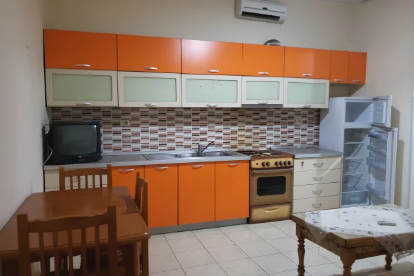 Shtepi me qera 1+1 ne Tirane - 300 Euro