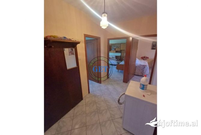 Shtepi ne shitje Apartament ne Durres, 2+1, Mobilimi E mobiluar, Pagesa 75,000  Euro.