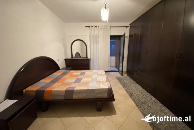Shtepi ne shitje Apartament ne Tirane, 1+1, Mobilimi E mobiluar, Pagesa 120,000  Euro.