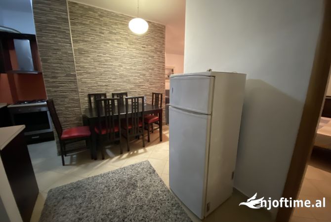 Shtepi ne shitje Apartament ne Tirane, 1+1, Mobilimi E mobiluar, Pagesa 120,000  Euro.