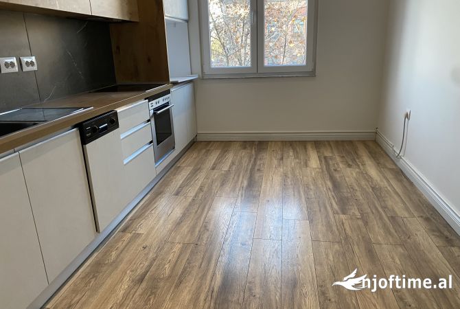 Ambient biznesi me qera 3+1 ne Tirane - 700 Euro