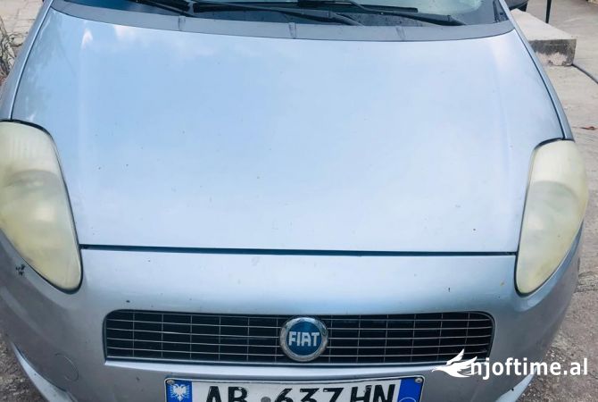 Makina ne shitje ne Tirane - 2,300 Euro