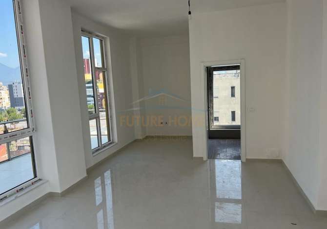 Ambient biznesi me qera 3+1 ne Tirane - 1,200 Euro