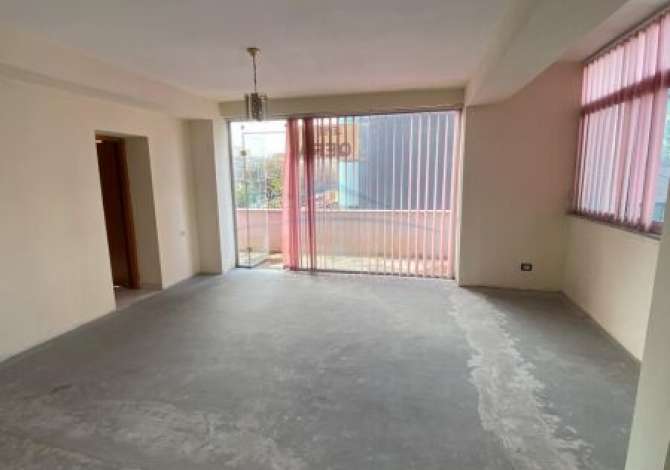 Qera, Ambient Biznesi, 21 Dhjetori, Tirane. AREA37076 