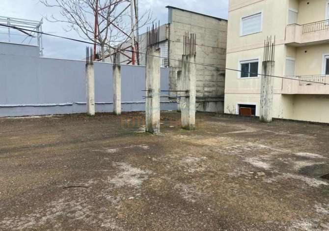 Truall ose Toke ne Tirane - 90,000 Euro
