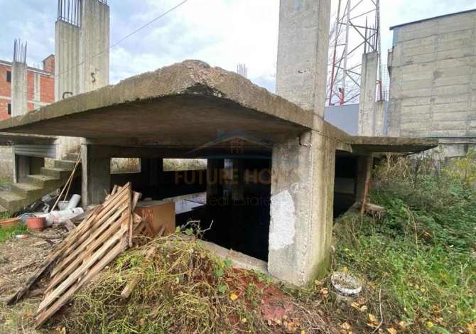 Truall ose Toke ne Tirane - 90,000 Euro