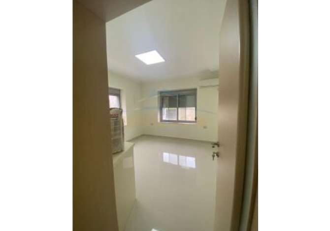 Ambient biznesi me qera 3+1 ne Tirane - 600 Euro