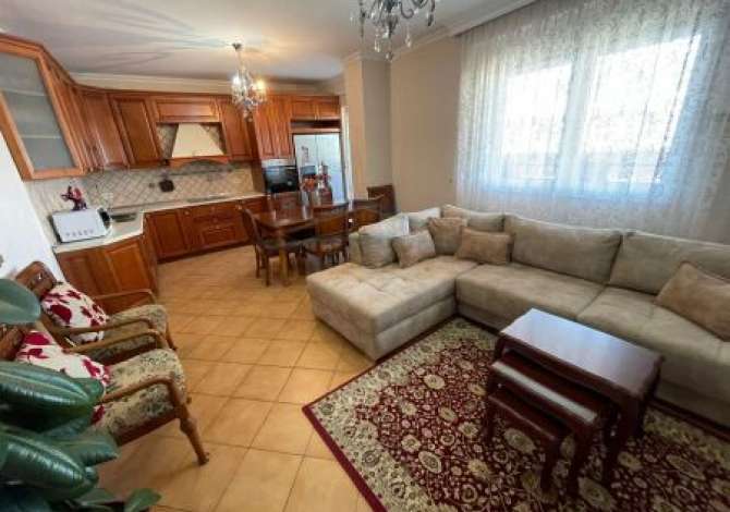 Shtepi me qera 2+1 ne Tirane - 1,200 Euro